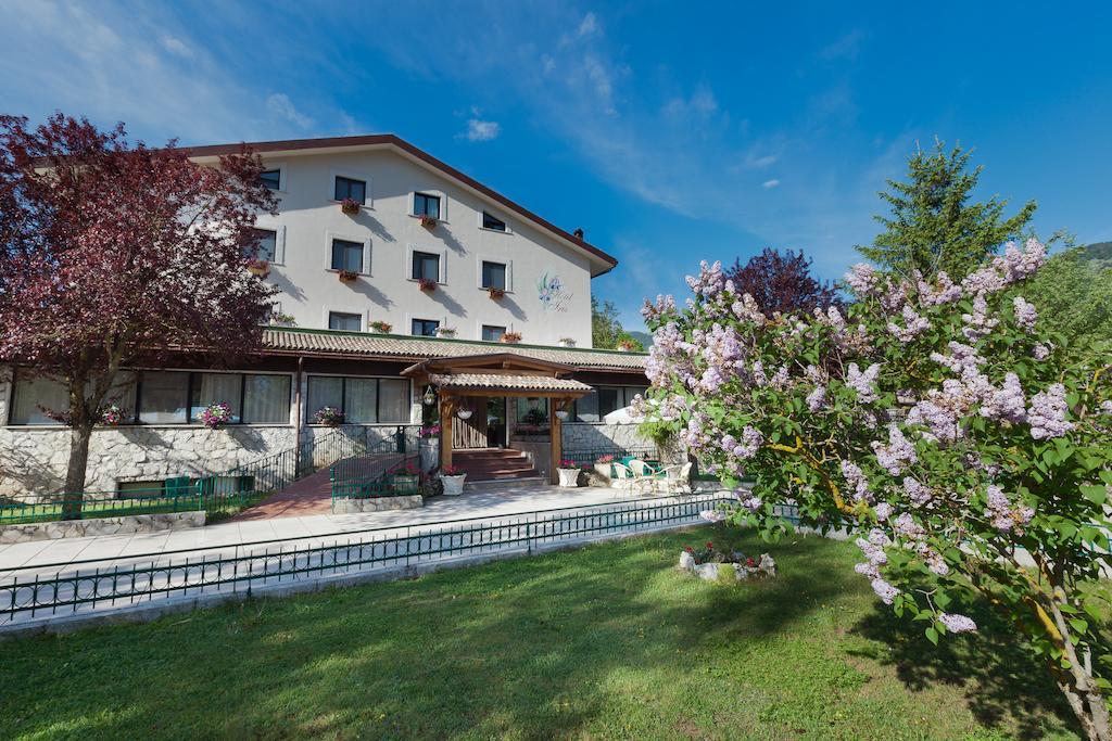 Hotel Iris Pescasseroli Esterno foto