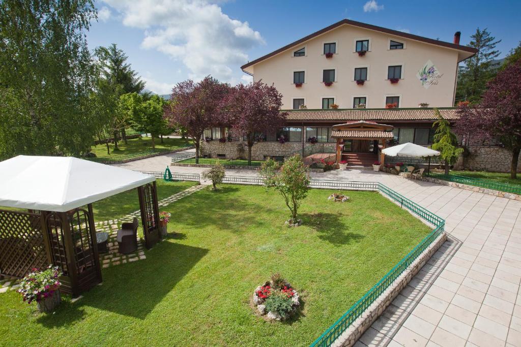 Hotel Iris Pescasseroli Esterno foto